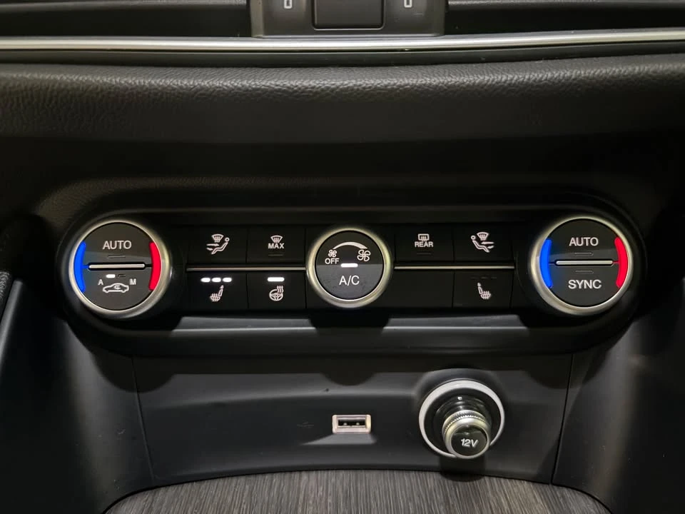 2022 Alfa Romeo Stelvio - Image 16 of 20