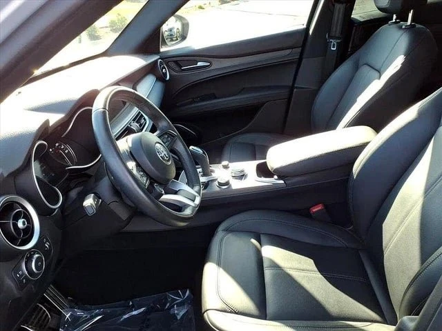2022 Alfa Romeo Stelvio - Image 16 of 20