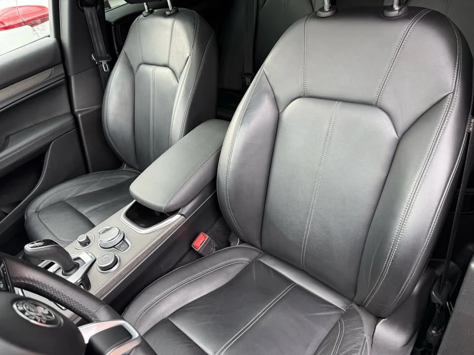 2022 Alfa Romeo Stelvio - Image 14 of 15