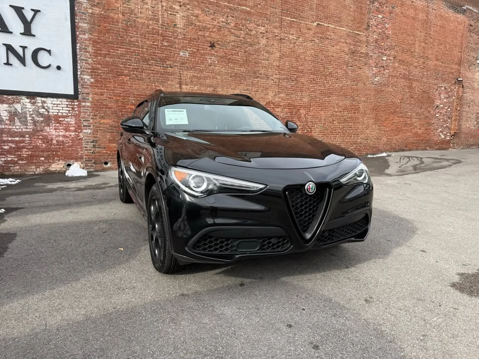 2022 Alfa Romeo Stelvio - Image 8 of 15
