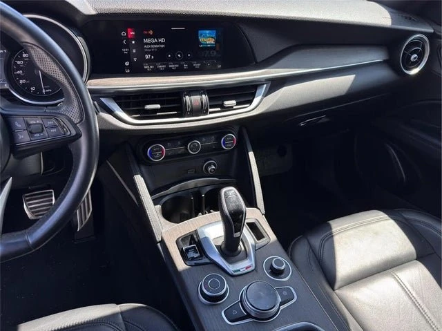 2022 Alfa Romeo Stelvio - Image 13 of 20