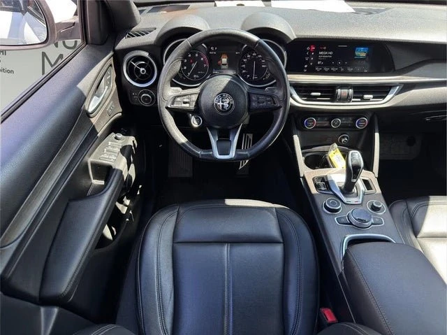 2022 Alfa Romeo Stelvio - Image 16 of 20