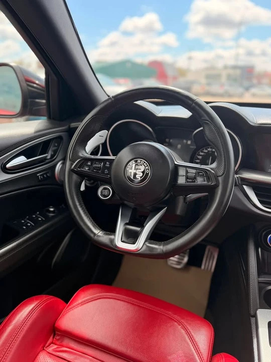 2022 Alfa Romeo Stelvio - Image 11 of 20