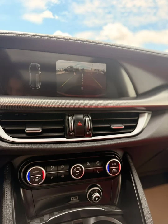 2022 Alfa Romeo Stelvio - Image 14 of 20