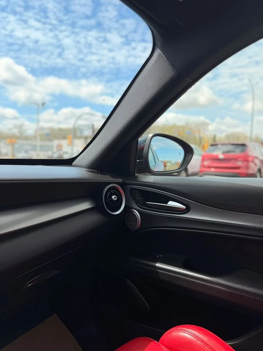 2022 Alfa Romeo Stelvio - Image 18 of 20