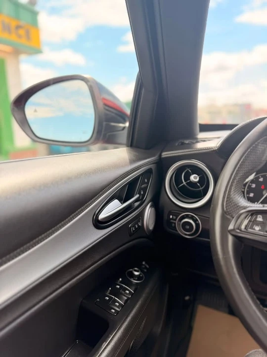 2022 Alfa Romeo Stelvio - Image 17 of 20