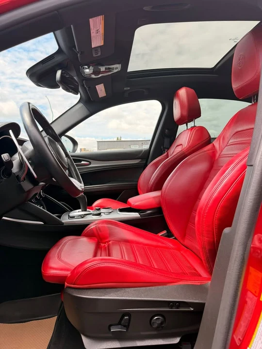 2022 Alfa Romeo Stelvio - Image 19 of 20
