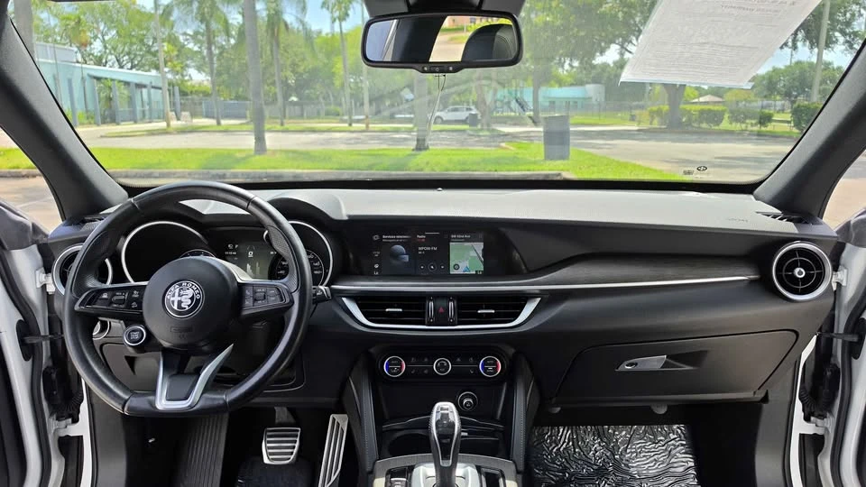 2022 Alfa Romeo Stelvio - Image 7 of 13