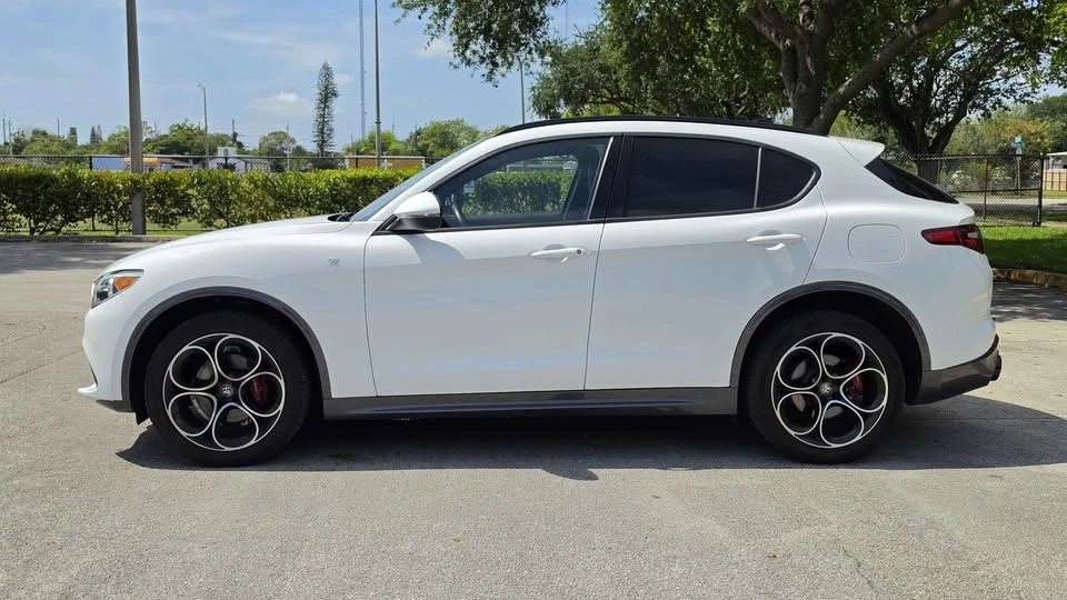 2022 Alfa Romeo Stelvio - Image 4 of 13
