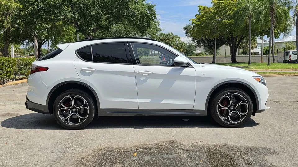 2022 Alfa Romeo Stelvio - Image 3 of 13