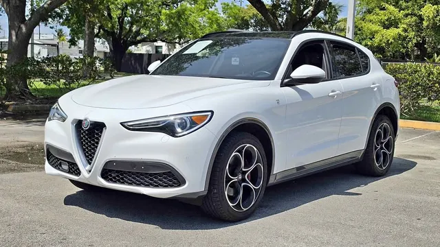 2022 Alfa Romeo Stelvio Ti Lusso Sport Utility 4D