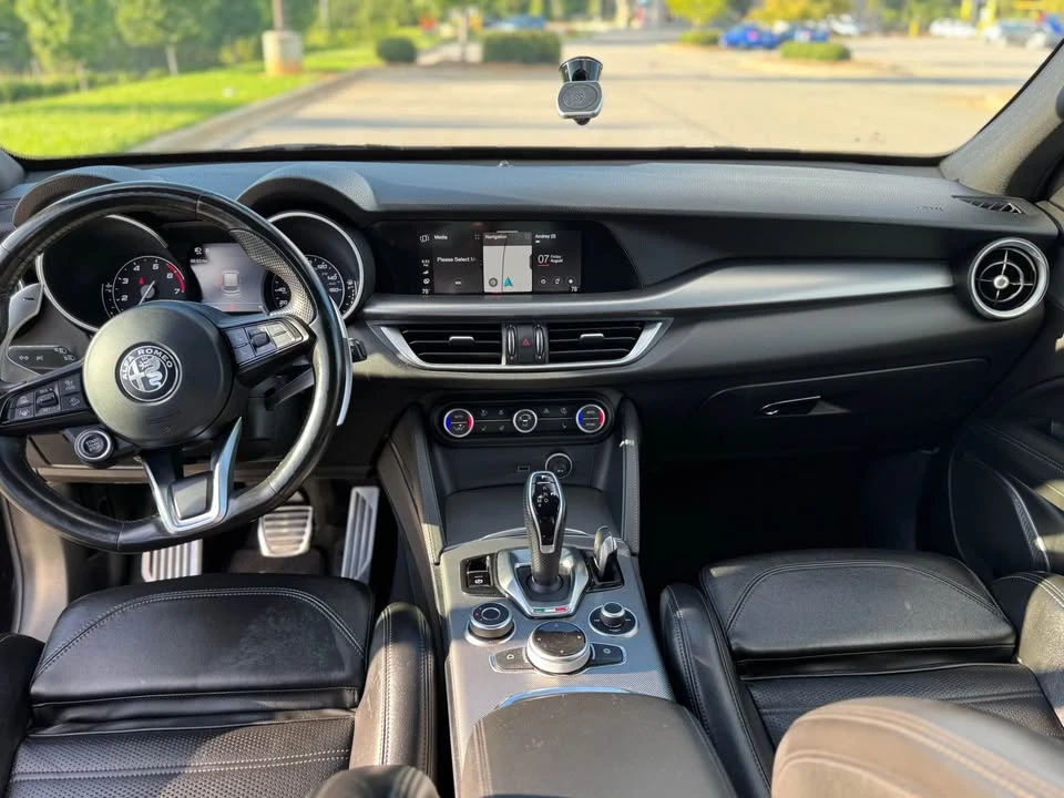 2022 Alfa Romeo Stelvio - Image 9 of 14