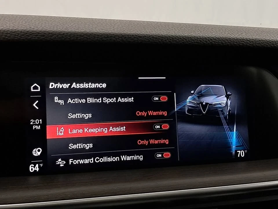 2022 Alfa Romeo Stelvio - Image 15 of 16