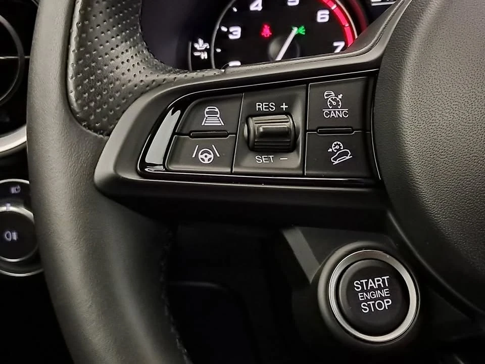 2022 Alfa Romeo Stelvio - Image 7 of 16