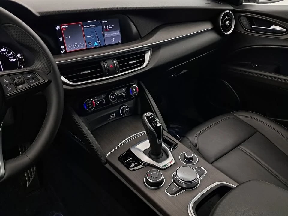 2022 Alfa Romeo Stelvio - Image 13 of 16