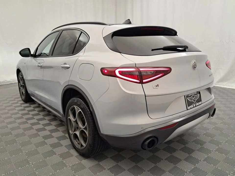2022 Alfa Romeo Stelvio - Image 2 of 16