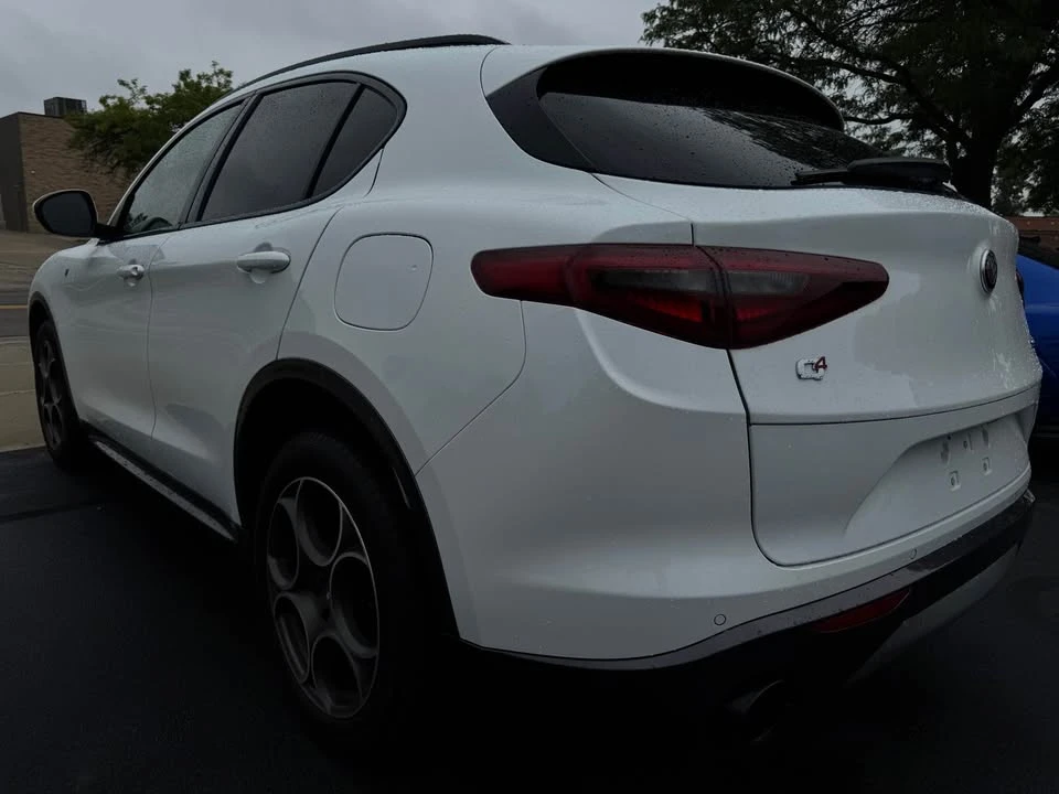 2022 Alfa Romeo Stelvio - Image 5 of 11