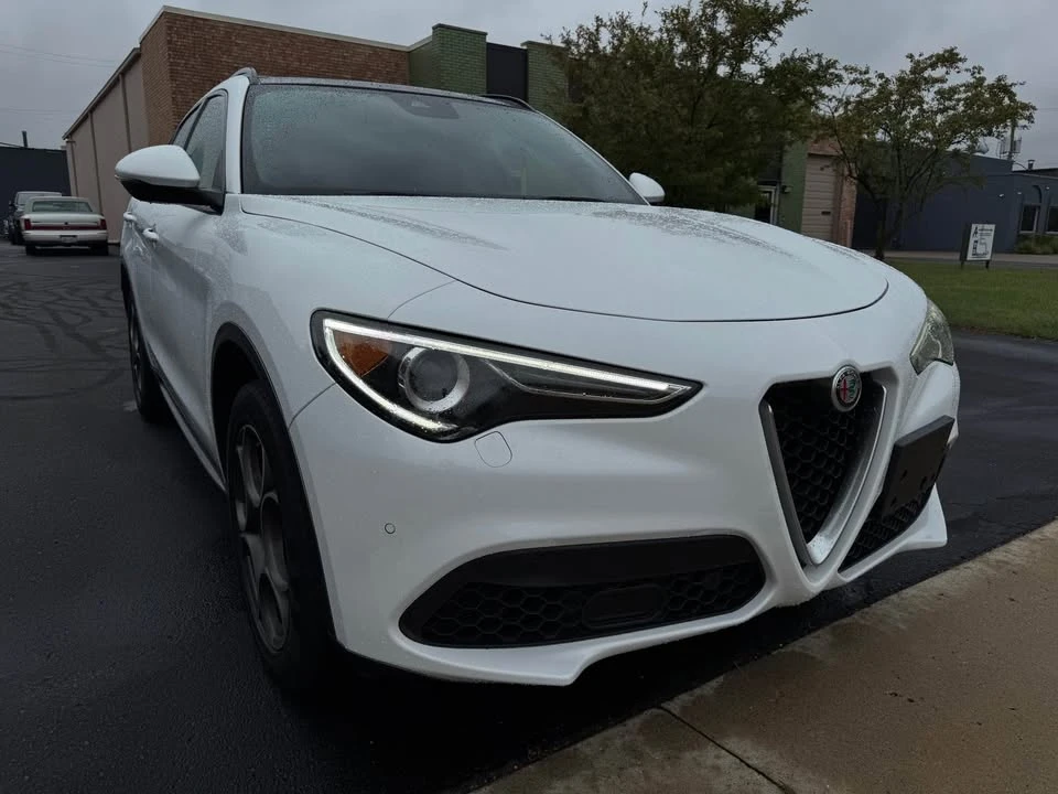 2022 Alfa Romeo Stelvio - Image 2 of 11