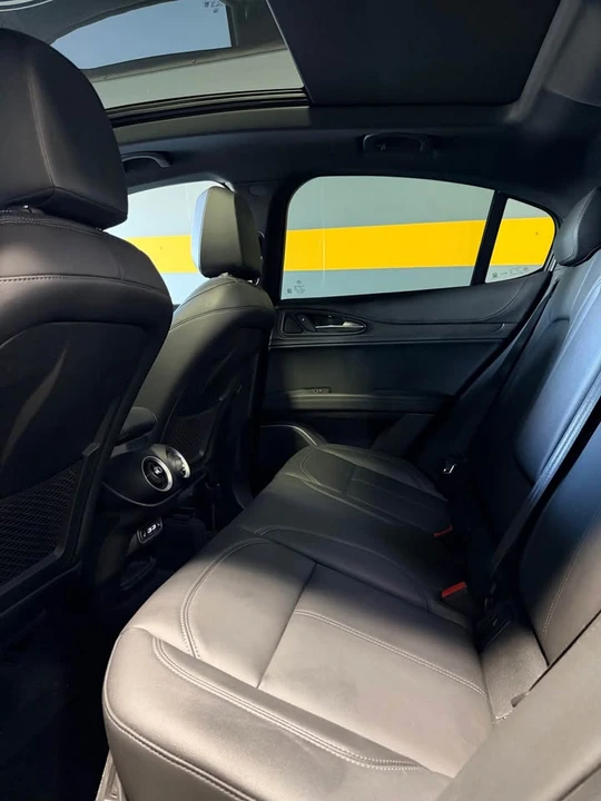 2022 Alfa Romeo Stelvio - Image 9 of 10