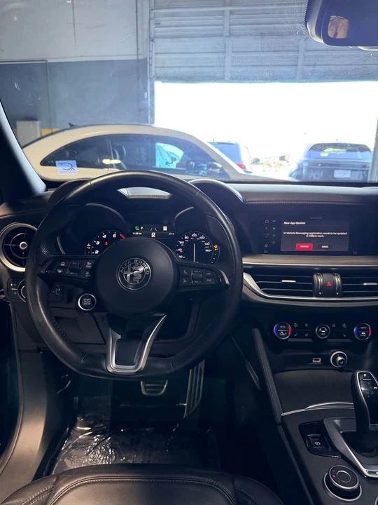 2022 Alfa Romeo Stelvio - Image 6 of 10