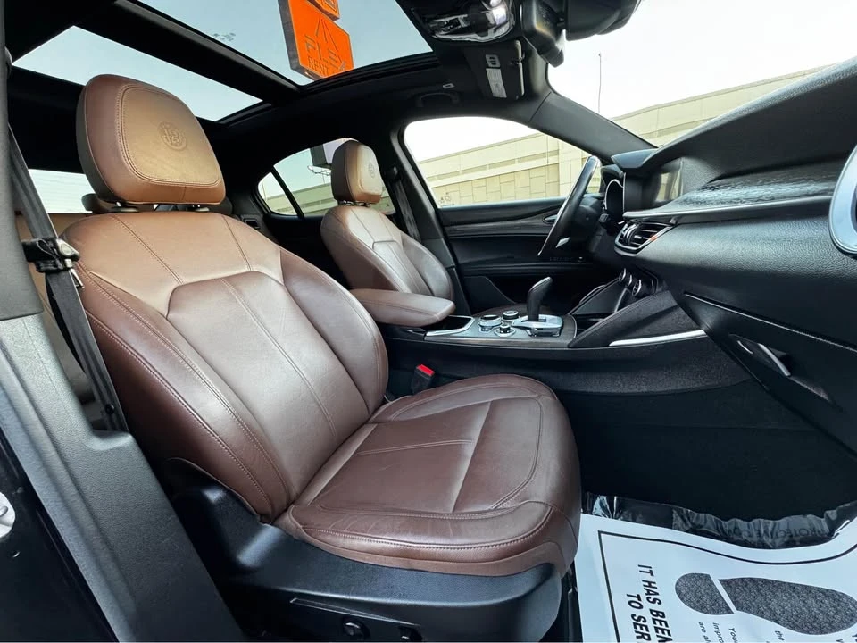 2022 Alfa Romeo Stelvio - Image 12 of 15