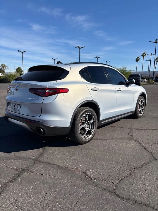 2022 Alfa Romeo Stelvio - Image 2 of 10