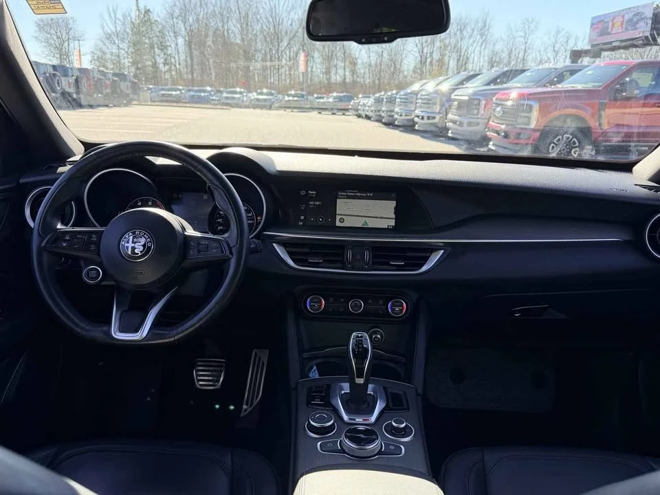2022 Alfa Romeo Stelvio - Image 12 of 17