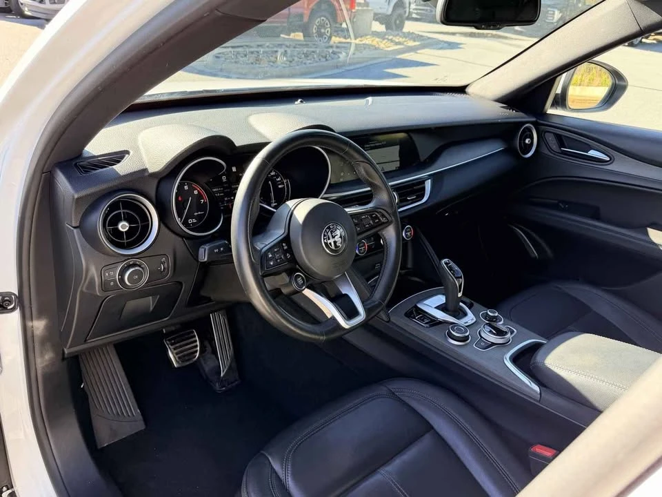 2022 Alfa Romeo Stelvio - Image 8 of 17