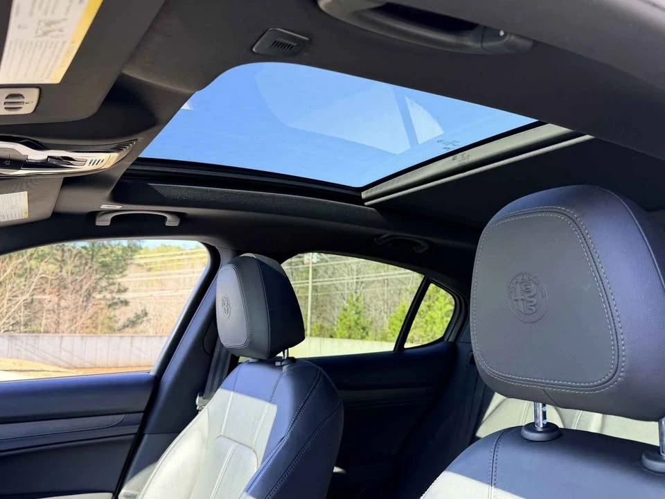 2022 Alfa Romeo Stelvio - Image 3 of 17