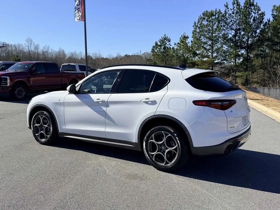 2022 Alfa Romeo Stelvio - Image 6 of 17
