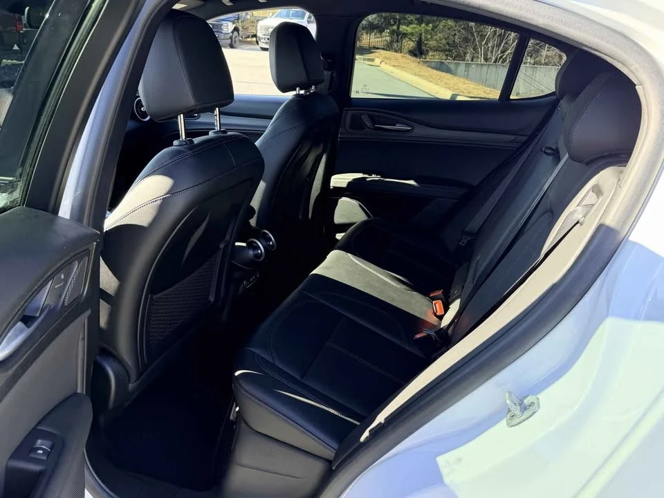 2022 Alfa Romeo Stelvio - Image 11 of 17