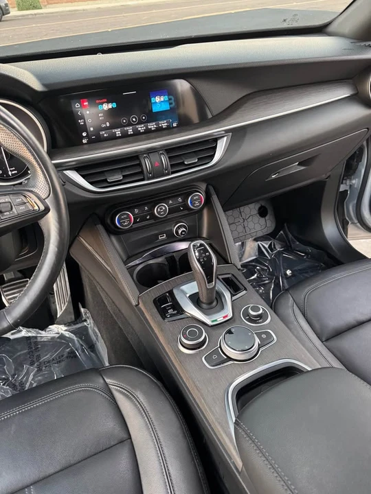 2022 Alfa Romeo Stelvio - Image 15 of 16