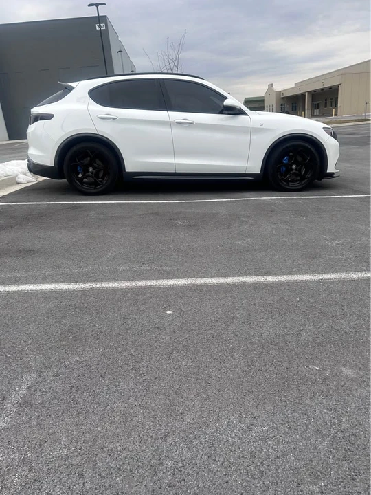 2022 Alfa Romeo Stelvio - Image 5 of 9
