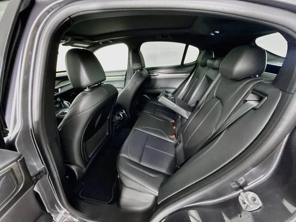 2022 Alfa Romeo Stelvio - Image 14 of 17