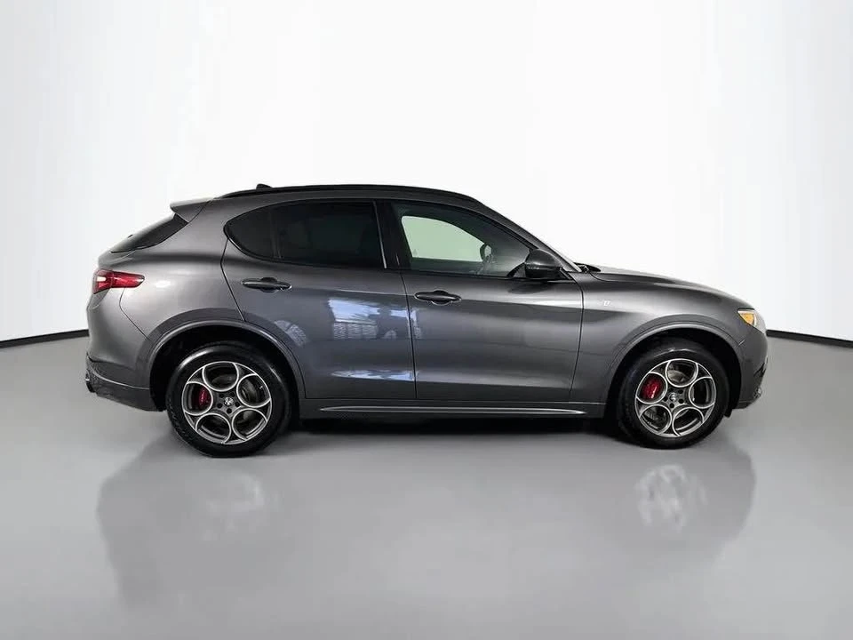 2022 Alfa Romeo Stelvio - Image 6 of 17