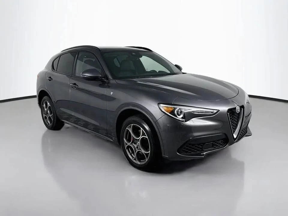 2022 Alfa Romeo Stelvio - Image 5 of 17
