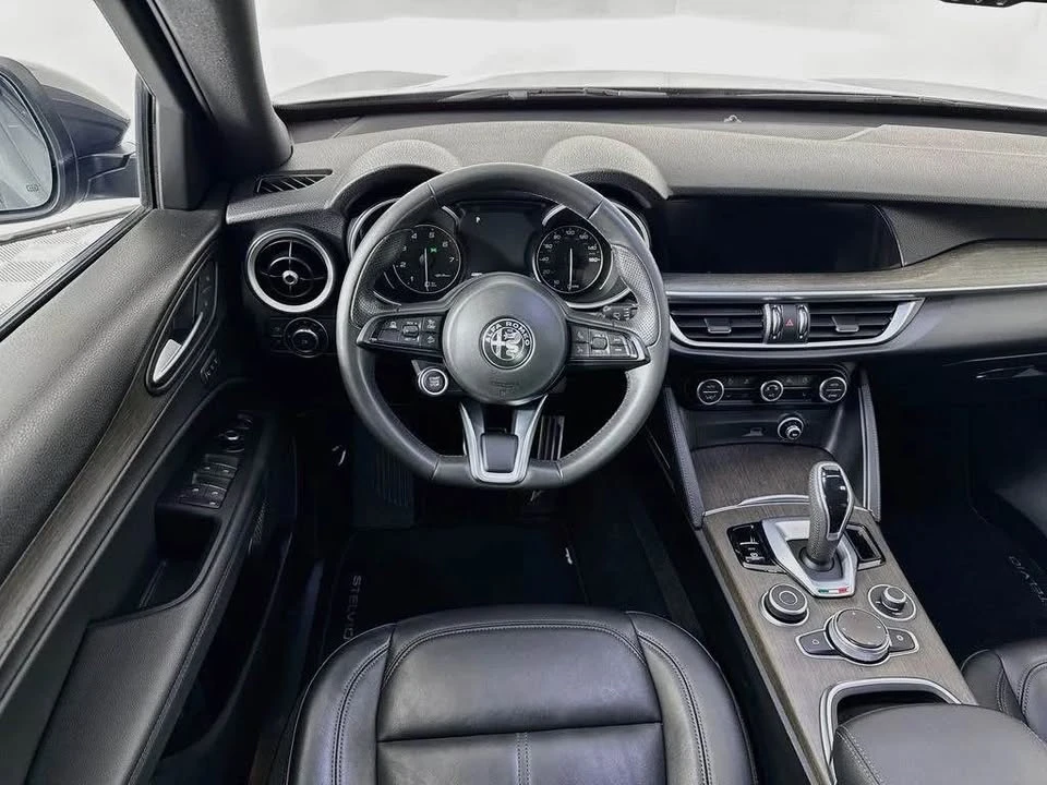 2022 Alfa Romeo Stelvio - Image 12 of 17