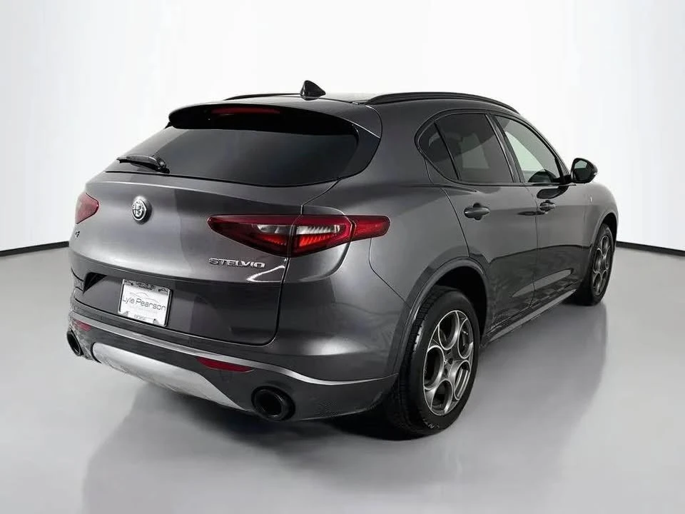 2022 Alfa Romeo Stelvio - Image 7 of 17