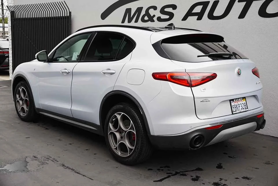 2022 Alfa Romeo Stelvio - Image 5 of 15