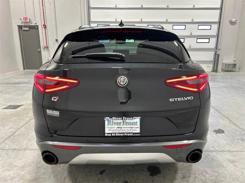2022 Alfa Romeo Stelvio - Image 5 of 15
