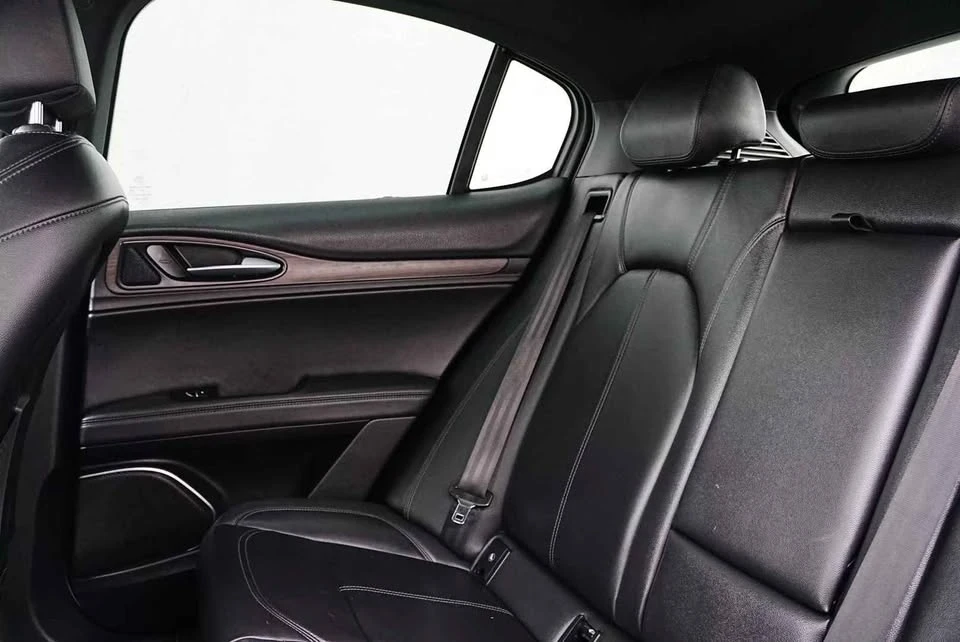2022 Alfa Romeo Stelvio - Image 15 of 15