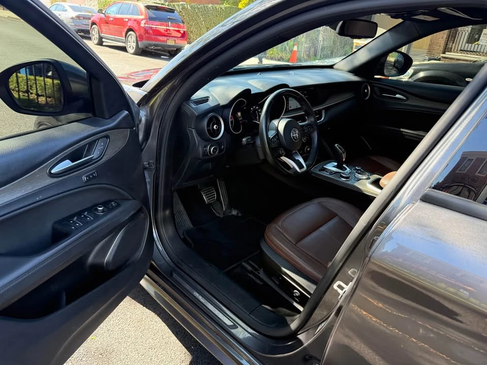 2022 Alfa Romeo Stelvio - Image 15 of 16