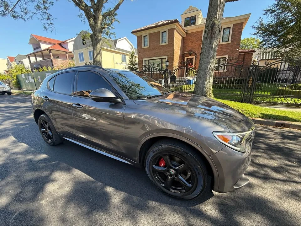 2022 Alfa Romeo Stelvio - Image 2 of 16