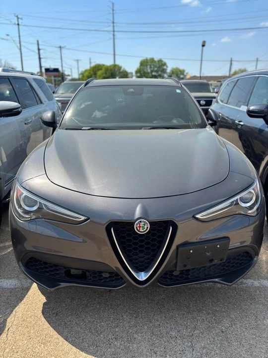 2022 Alfa Romeo Stelvio - Image 2 of 11