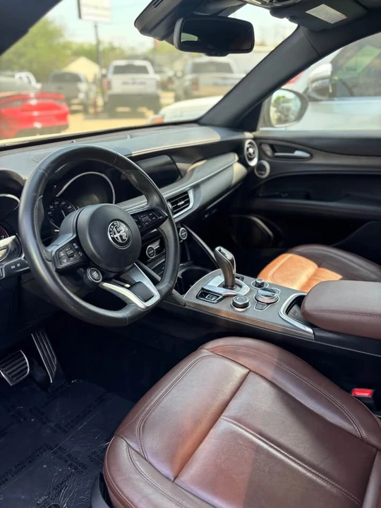2022 Alfa Romeo Stelvio - Image 6 of 11