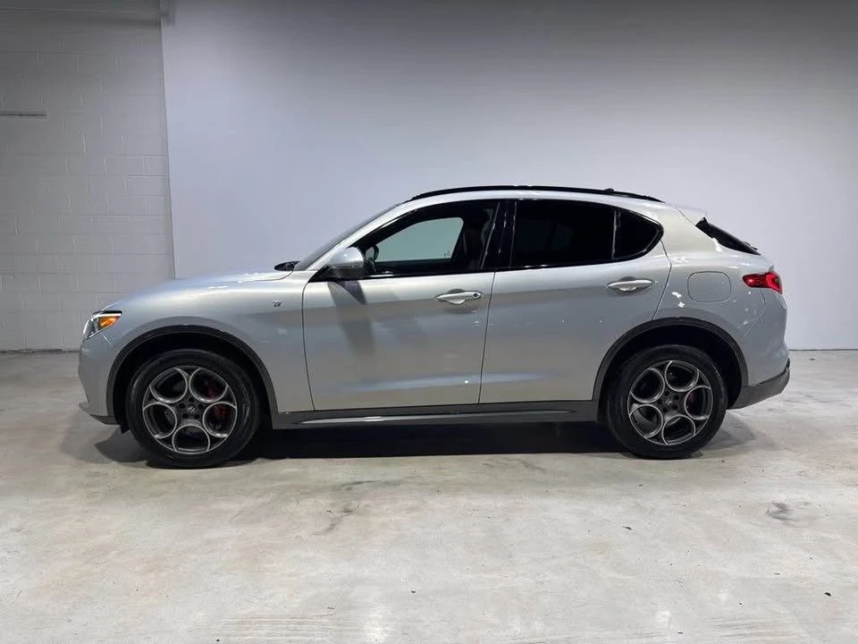2022 Alfa Romeo Stelvio - Image 2 of 19