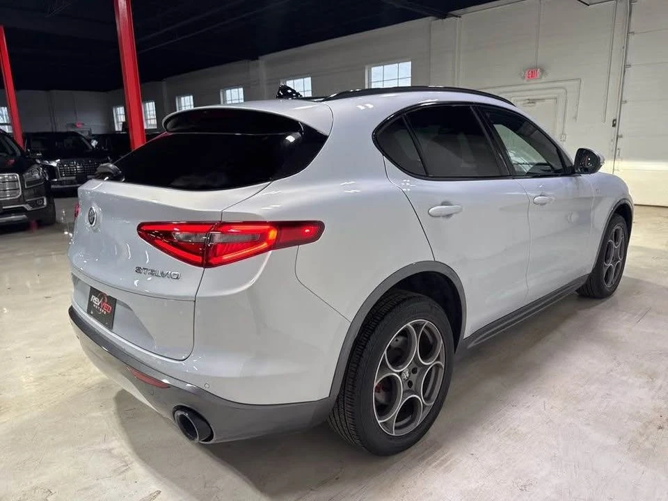 2022 Alfa Romeo Stelvio - Image 5 of 19