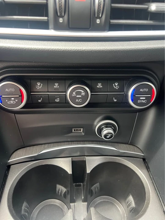 2022 Alfa Romeo Stelvio - Image 11 of 14