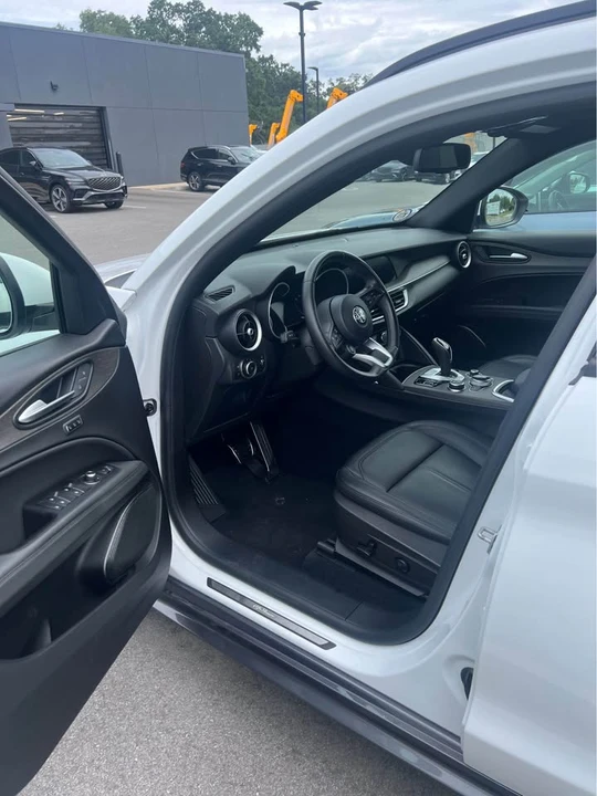 2022 Alfa Romeo Stelvio - Image 6 of 14
