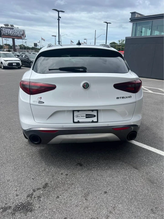 2022 Alfa Romeo Stelvio - Image 4 of 14